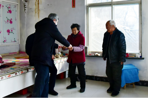 图为慰问现场（一）