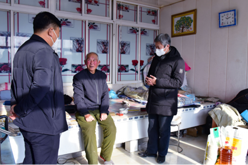 图为慰问现场（二）