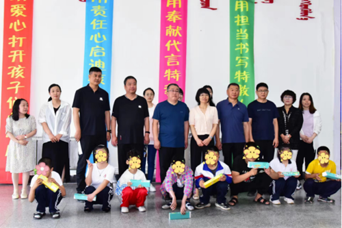 图为捐赠活动现场